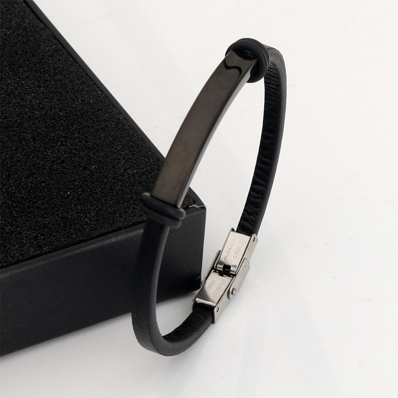 Punk Thin Custom Text Name adj - Coordinates Bracelet recension och pris